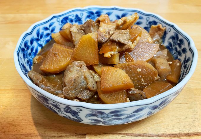 大根と豚バラ肉のみそ煮