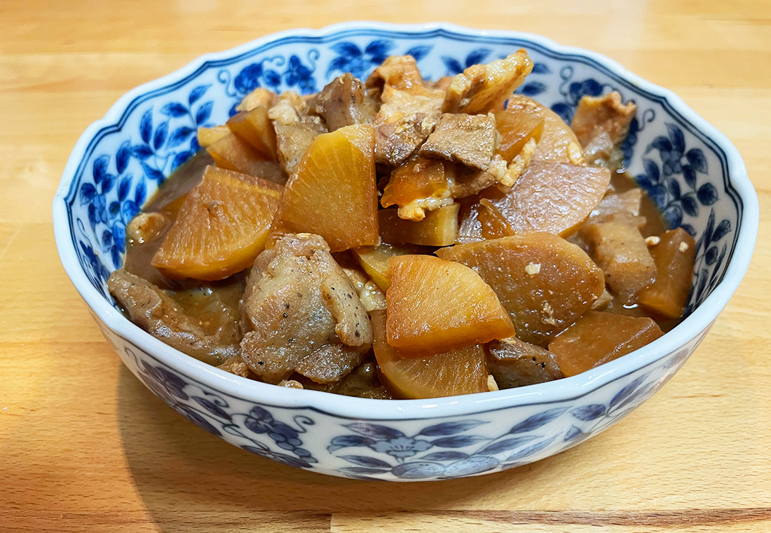 大根と豚バラ肉のみそ煮