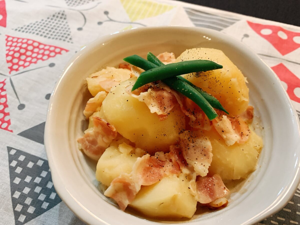 じゃがいもとベーコンの赤だしミルク煮 | サンジルシ醸造株式会社