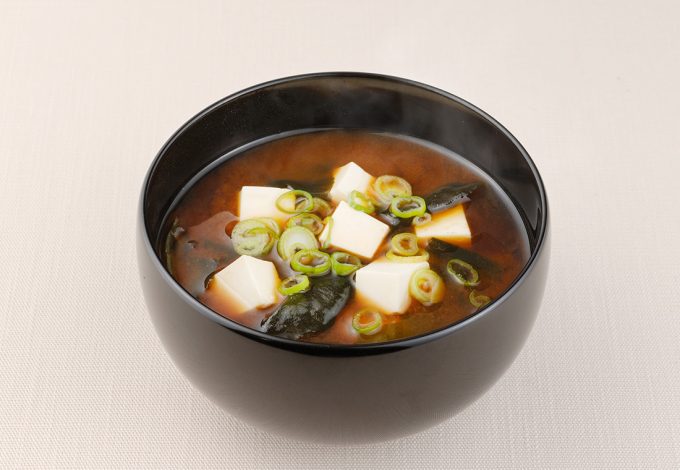 豆腐とわかめのみそ汁