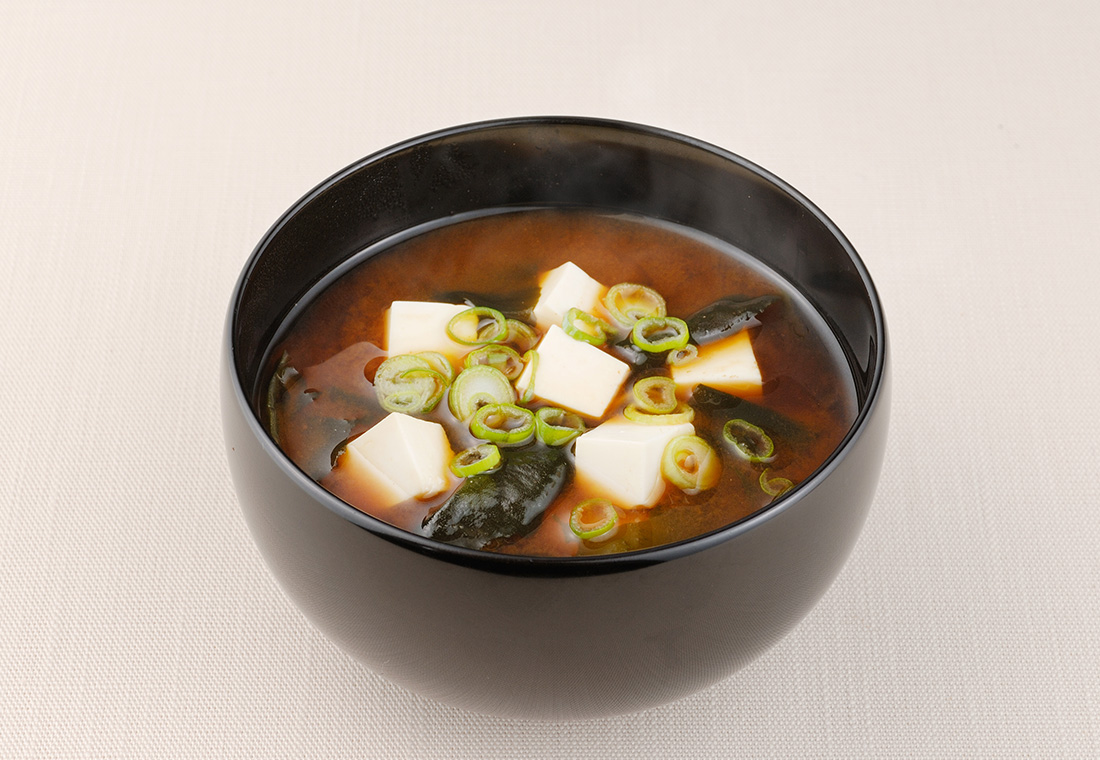 豆腐とわかめのみそ汁